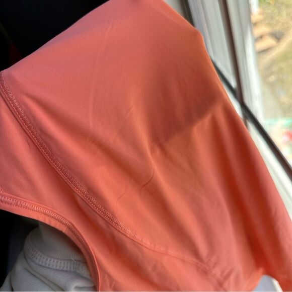 Lululemon Tank Top Women’s Medium - Picture 6 of 6